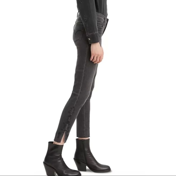 LEVI’S 711 Skinny Ankle Black -Washed Floral Embroidery Raw Hem Jeans - Picture 1 of 15